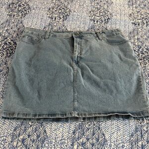 Lee Women's light Blue Denim Skirt with built in shorts. Skort plus size